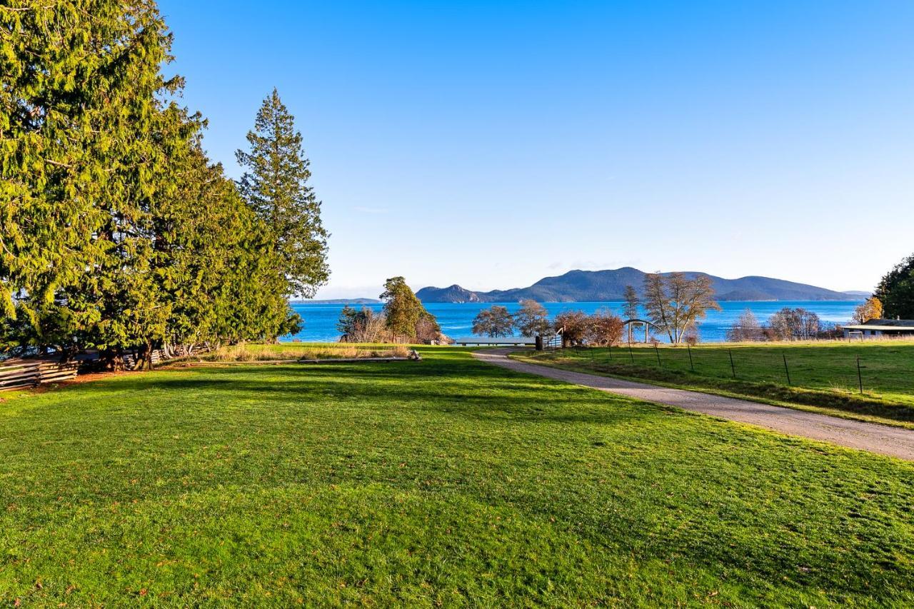 Obstruction Pass Cottage Olga ภายนอก รูปภาพ