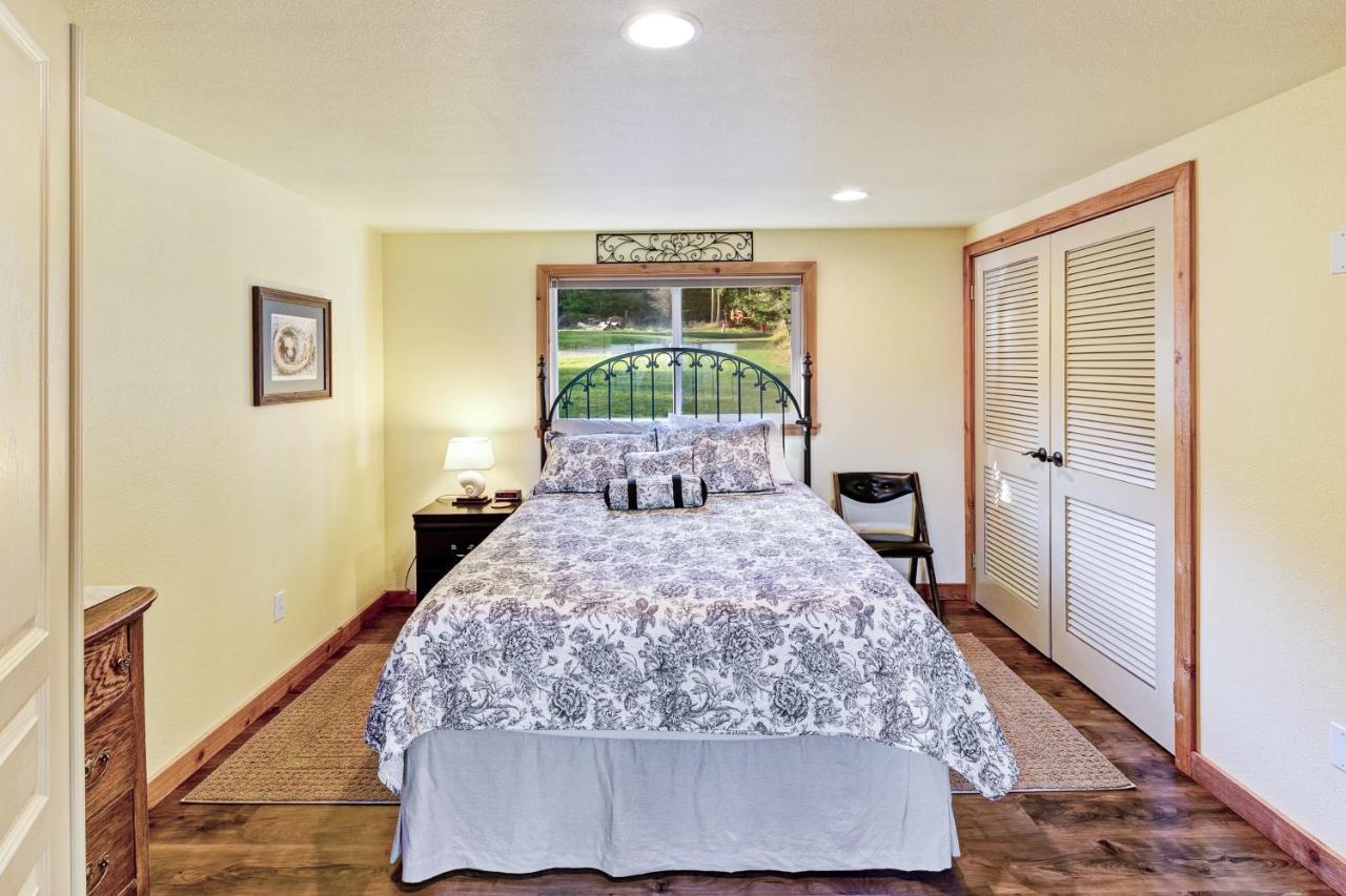 Obstruction Pass Cottage Olga ภายนอก รูปภาพ