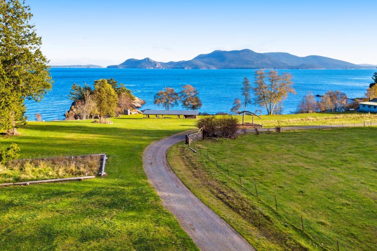 Obstruction Pass Cottage Olga ภายนอก รูปภาพ